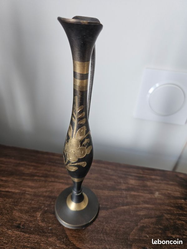 Vase (image 1)