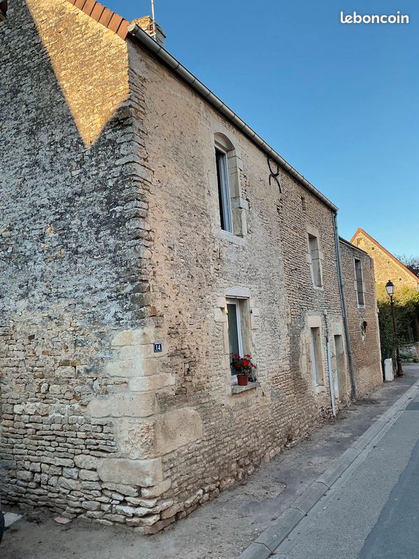 Maison 6 pièces 110 m² · à Épaney · 110 m² · 147 000 €