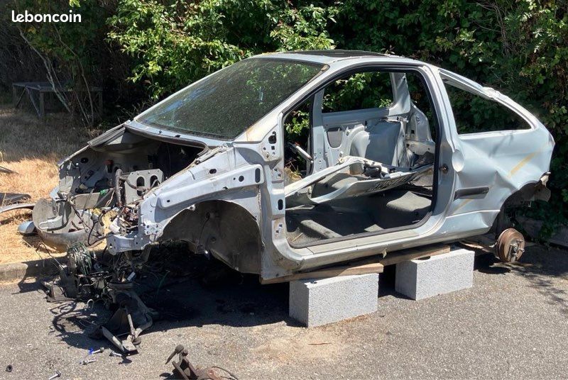 Twingo 1 phase 3 pour pièces (image 1)