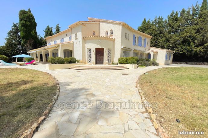Villa 10 pièces 380 m²