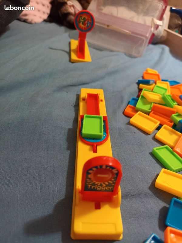 Domino (image 3)