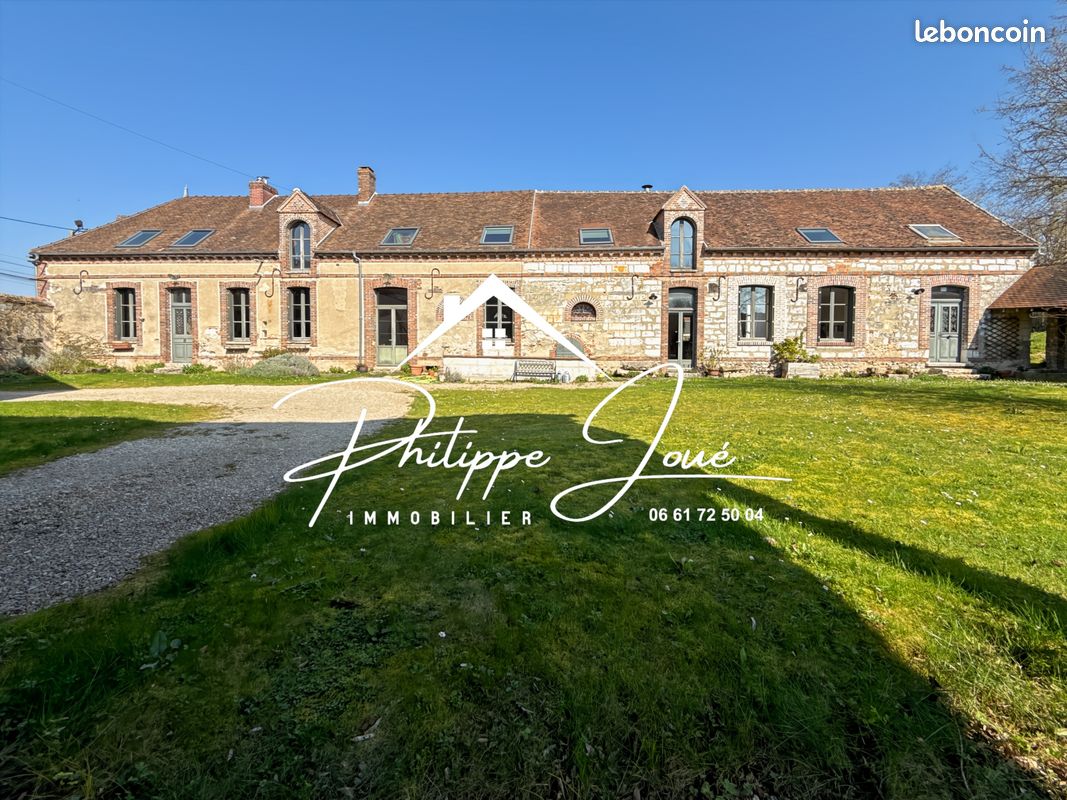 Maison 11 pièces 332 m² · à Pailly · 332 m² · 370 000 €