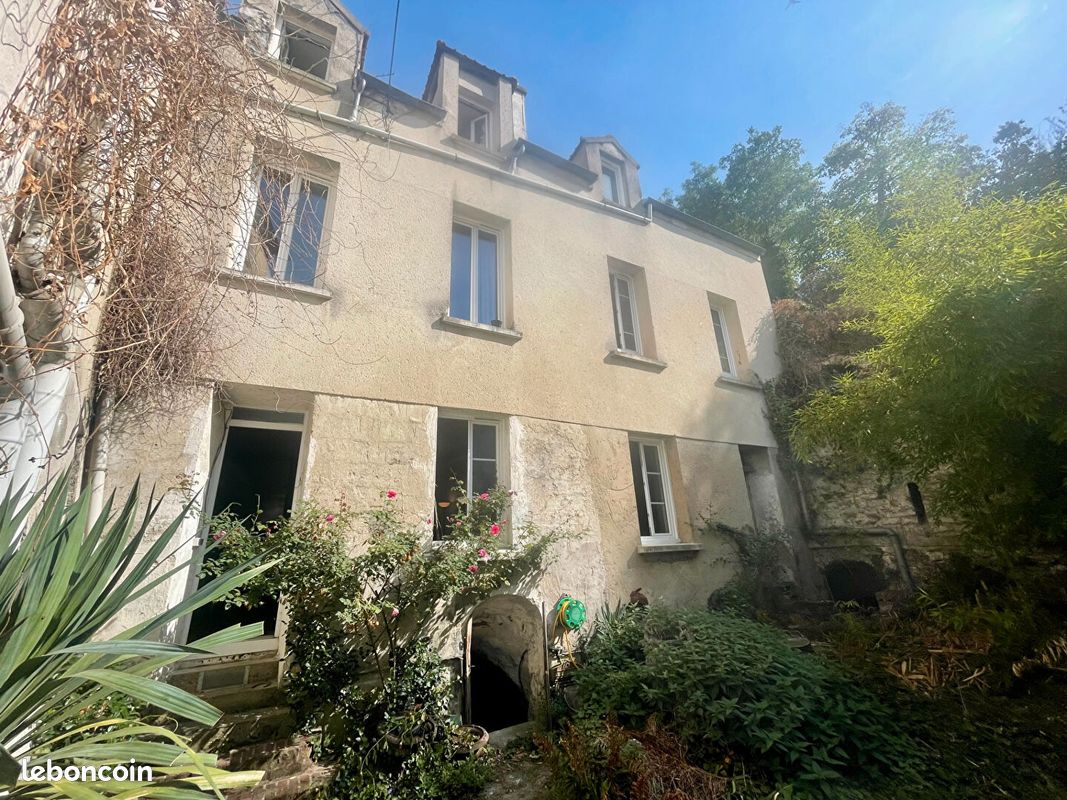 Immeuble 231 m² · à Montmorency · 231 m² · 589 950 €