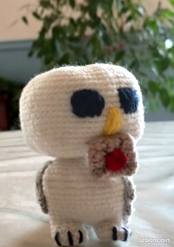 Amigurumi doudou Pop chouette Edwidge d'Harry Potter avec tête pivotante fait main au crochet (image 10)