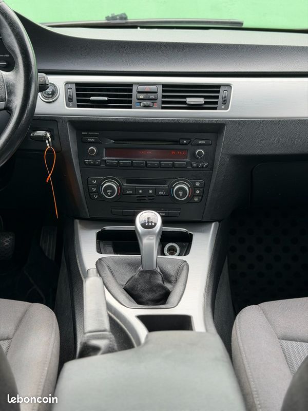 BMW Série 3 318D TOURING 2.0L 140CH (image 18)