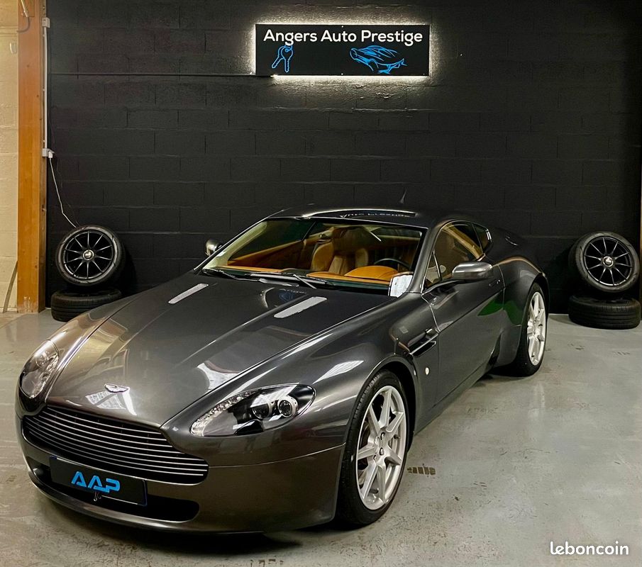 Aston Martin V8 Vantage 4.3 385 BVM6 Meteorite Silver - Carnet d'entretien disponible (image 1)