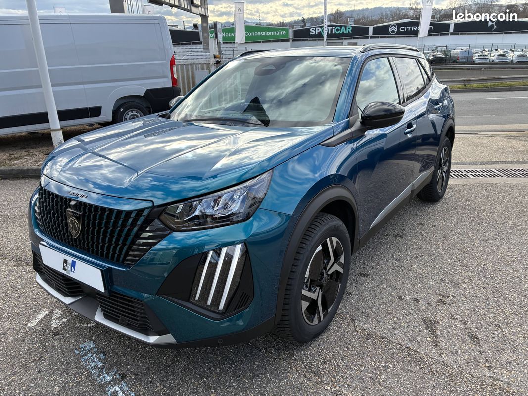 PEUGEOT 2008 Hybrid 110 e-DCS6 Allure (image 1)