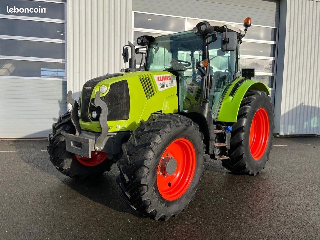 Claas ARION 440 - Tracteurs