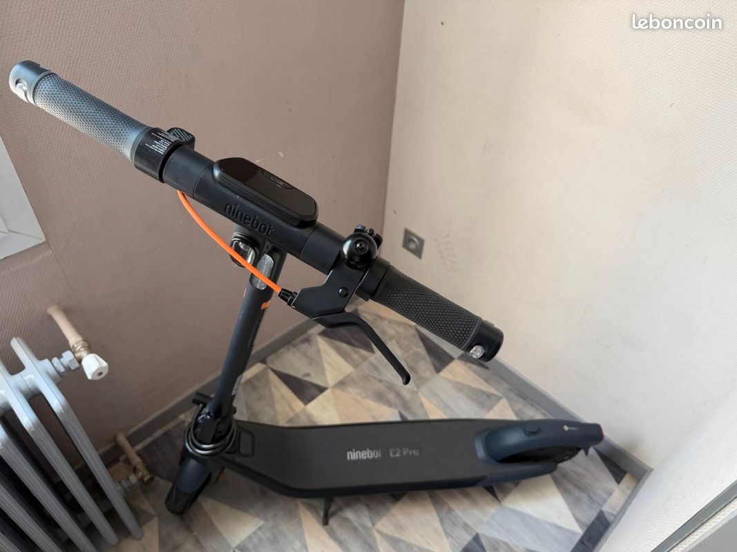 Trottinette électrique Ninebot KickScooter E2 Pro E – État neuf sous garantie (Facture) (image 2)