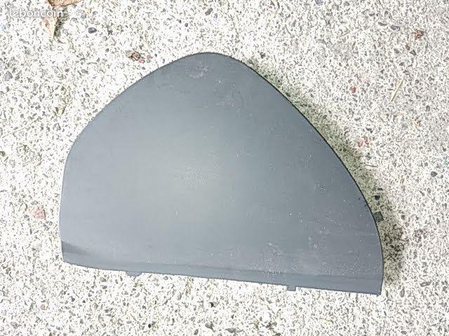 Cache fusible habitacle Audi A3 1.8 turbo (image 1)