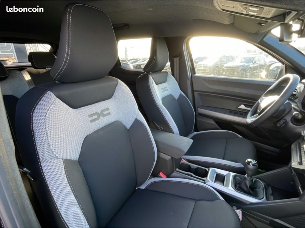 DACIA DUSTER 1.2 mild hybrid 140 journey (image 30)