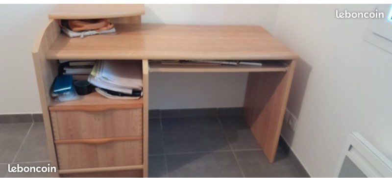 Bureau et chaise roulante (image 1)