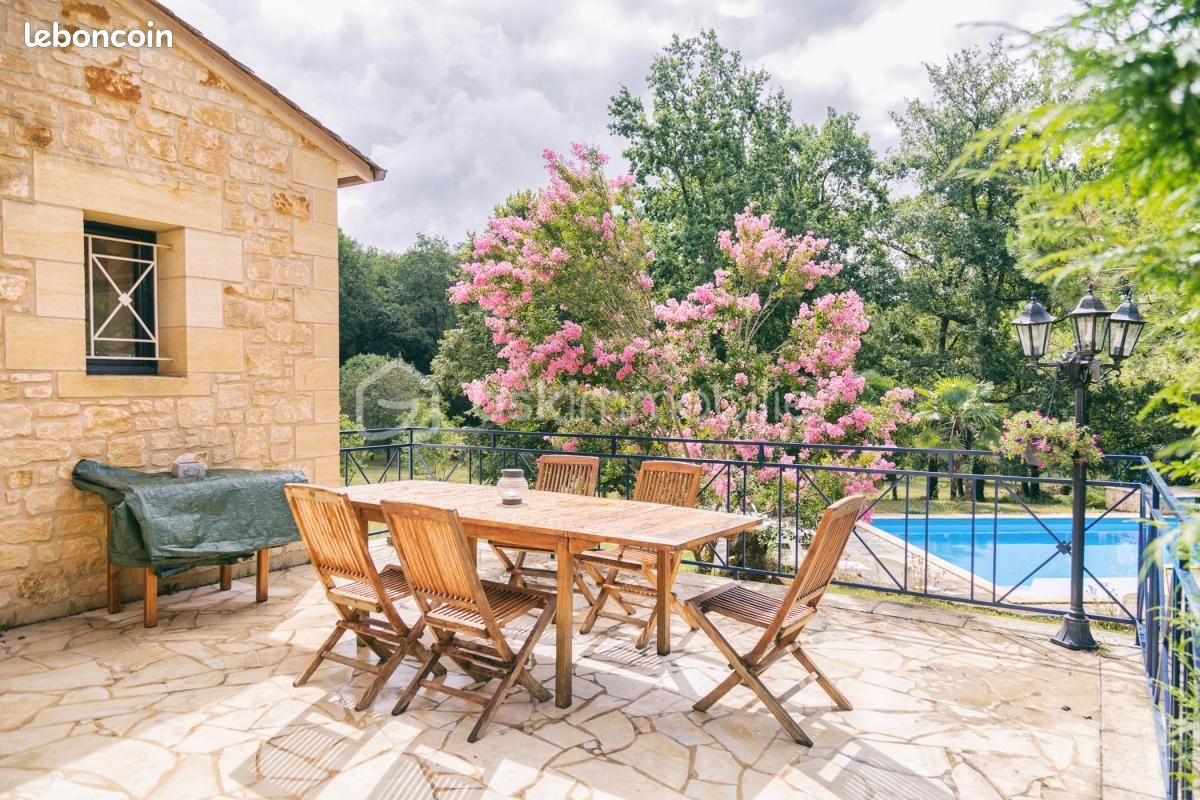 Maison 6 pièces 178 m² · à Lalinde · 178 m² · 441 000 €