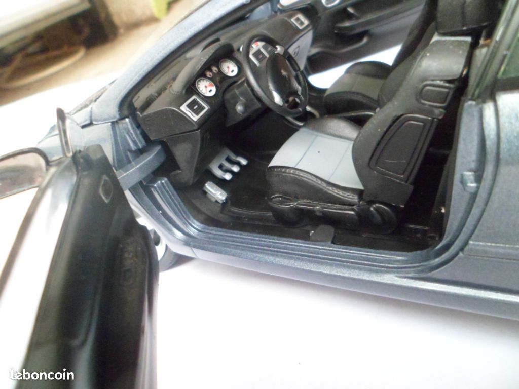 Siège Avant Droit Miniature Peugeot 307 CC - Échelle 1/18 - Marque Solido - Occasion Bon état