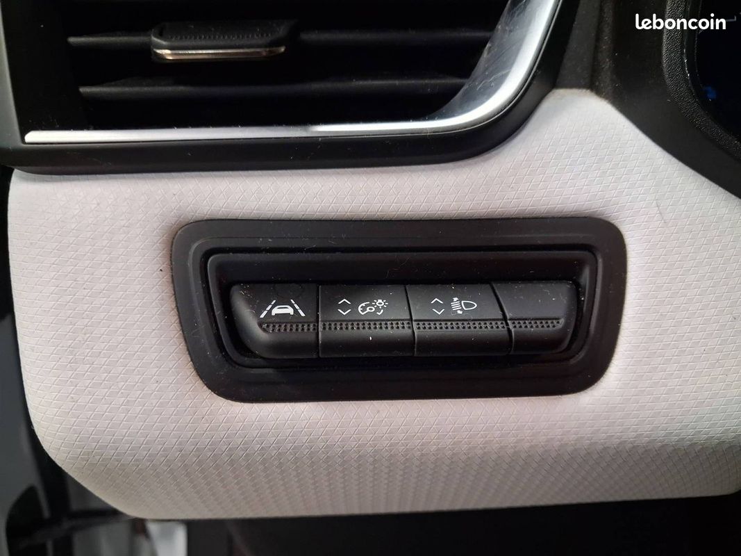 RENAULT Clio E-Tech full hybrid 145 Evolution (image 26)