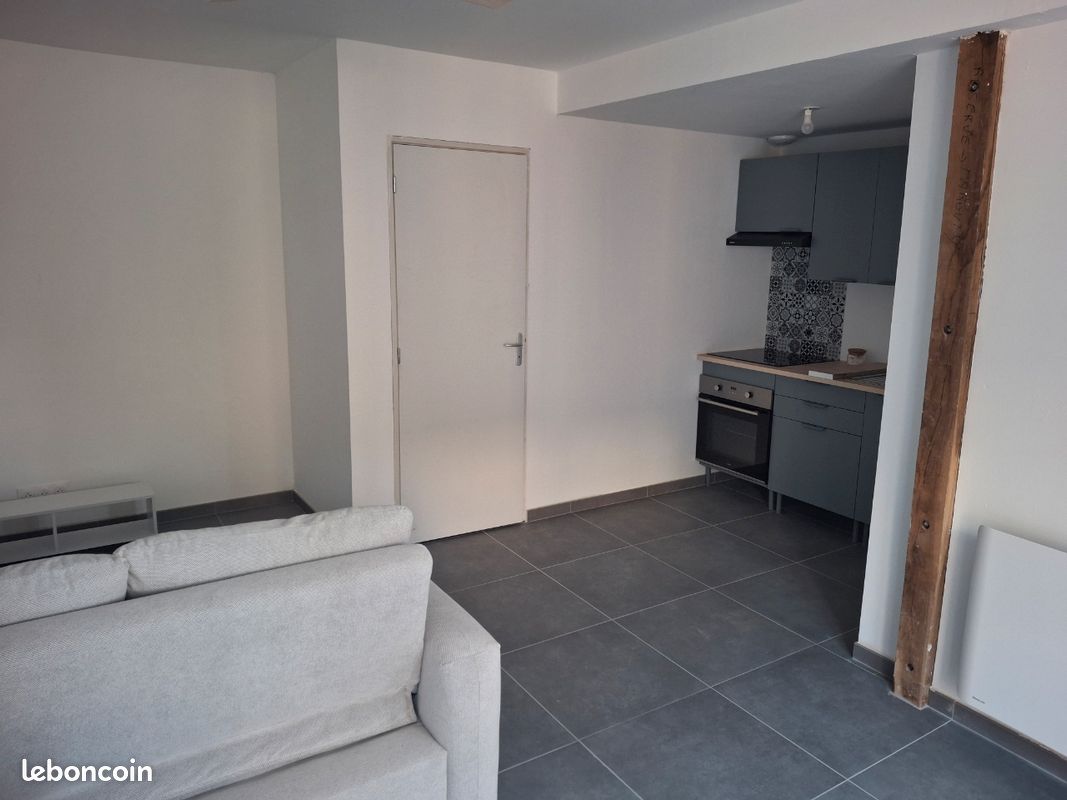 Appartement 1 pièce 28 m² · à Guéret · 28 m² · 370 €