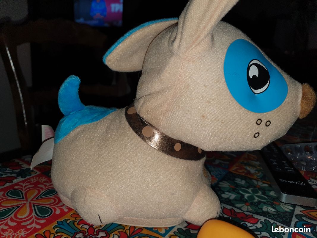 Chien animé avec os (image 6)
