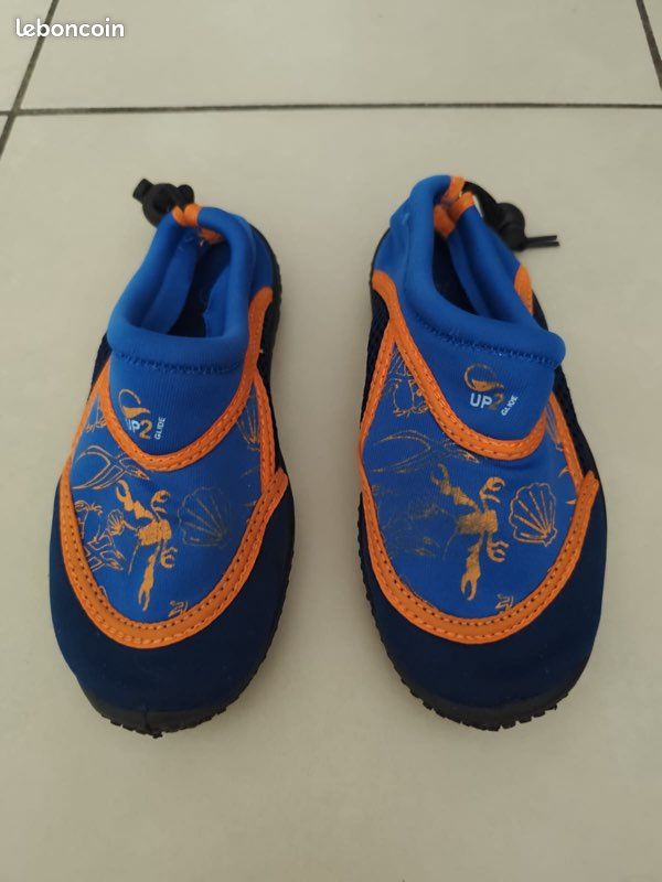 Chaussures aquatiques enfant taille 26-27 de chez Intersport