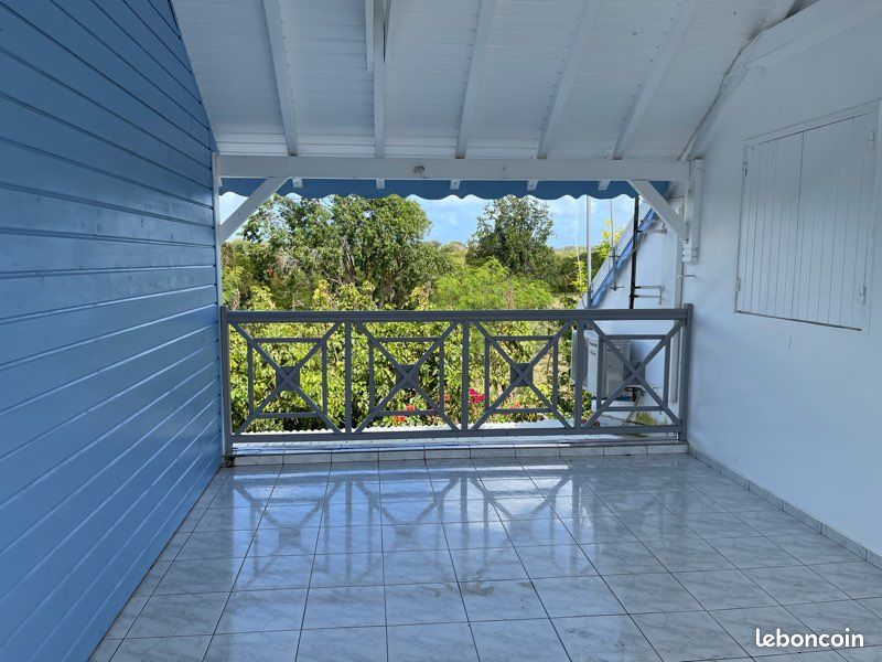 Appartement 3 pièces 50 m² · à Saint-François · 50 m² · 720 €/mois