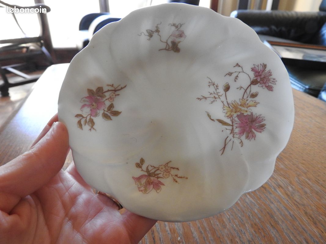 Ensemble soucoupe et tasse fleuries (image 3)