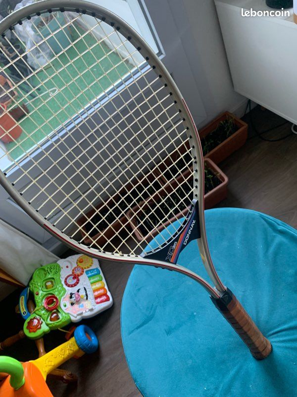 Raquette de tennis vintage Slazenger en aluminium : décoration sport design en « V » - Canada