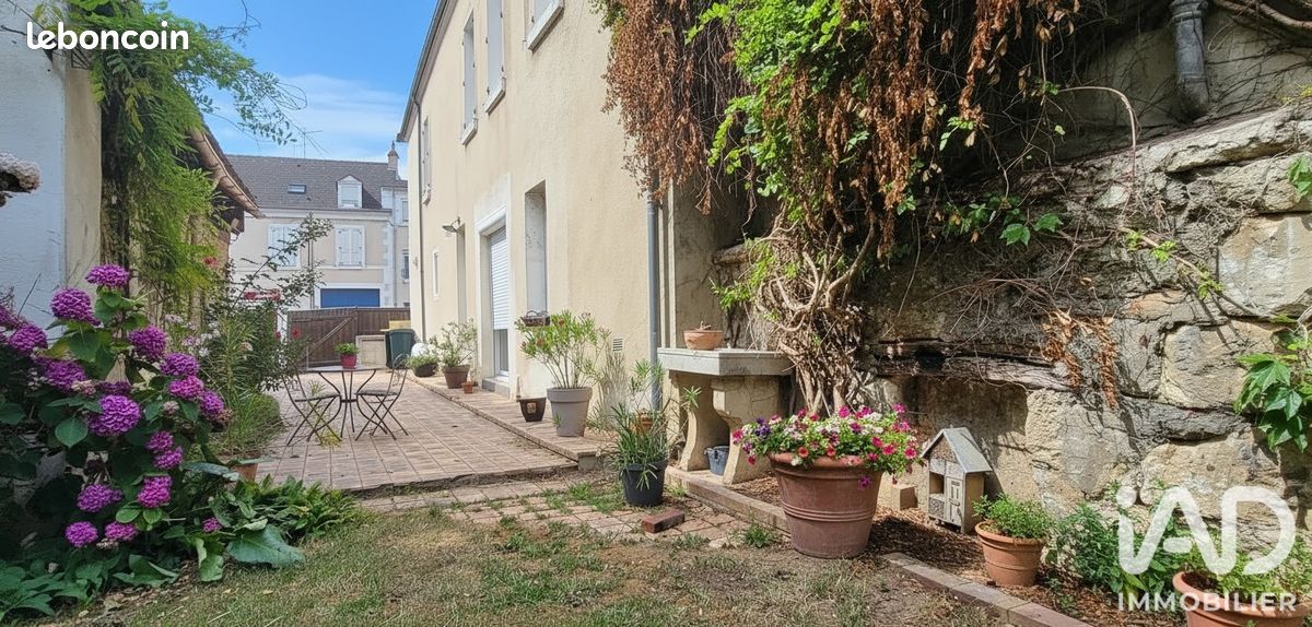 Maison 6 pièces 182 m² · à Bourges · 182 m² · 295 000 €
