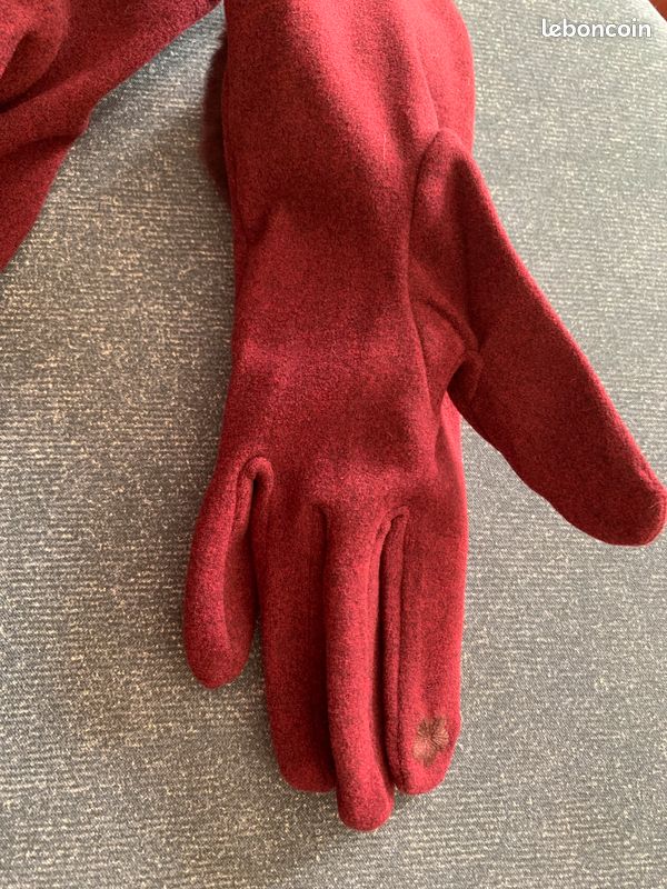 Neufs Jolis gants tactiles bordeaux avec pompons (image 3)