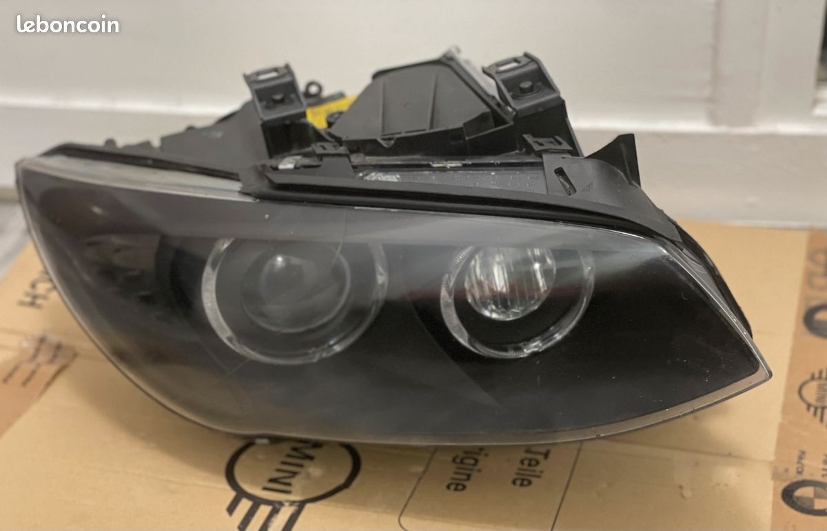 Phare Bi-xénon LED Directionnel BMW E92 LCI Droit Shadow (image 1)