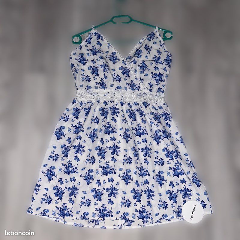 Robe fleurie shein T38 (image 1)