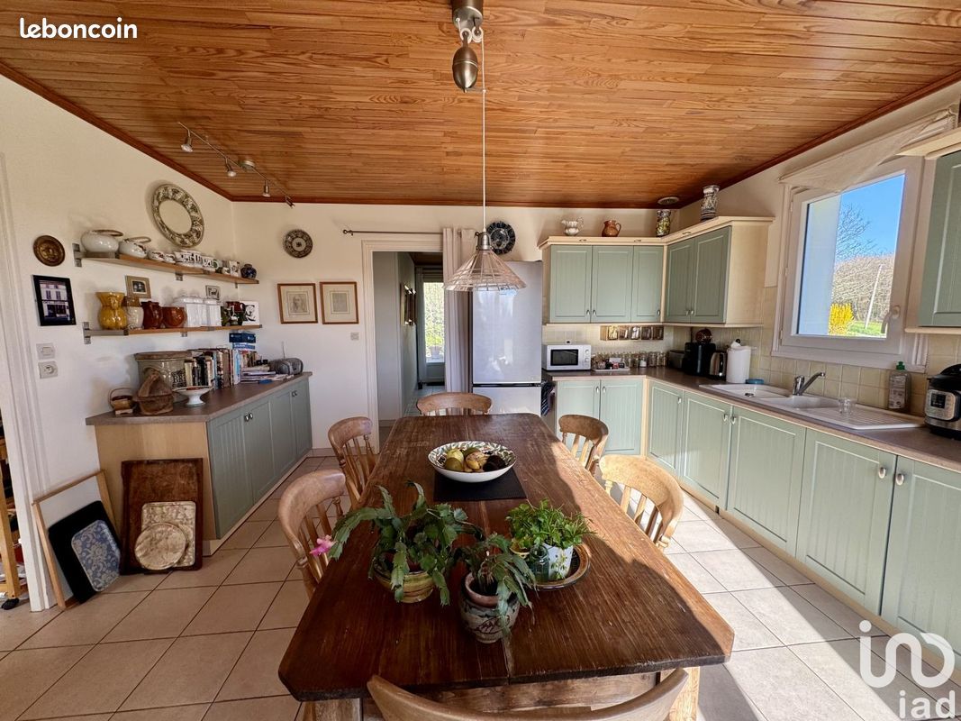 Maison 8 pièces 193 m² - Pérignac 16250 (image principale 6)