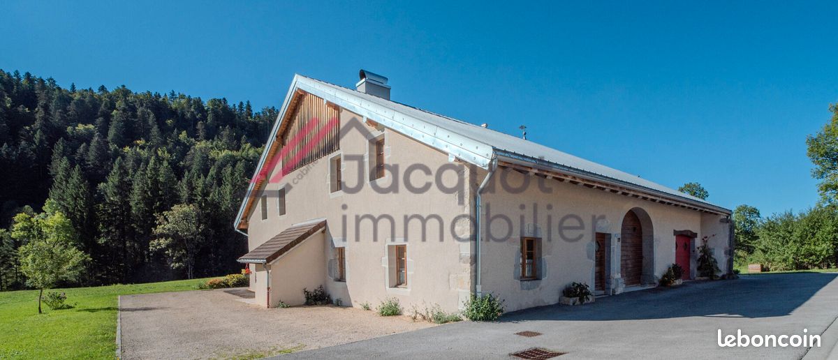 Maison 9 pièces 300 m² · à Entre-Deux-Monts · 300 m² · 760 000 €