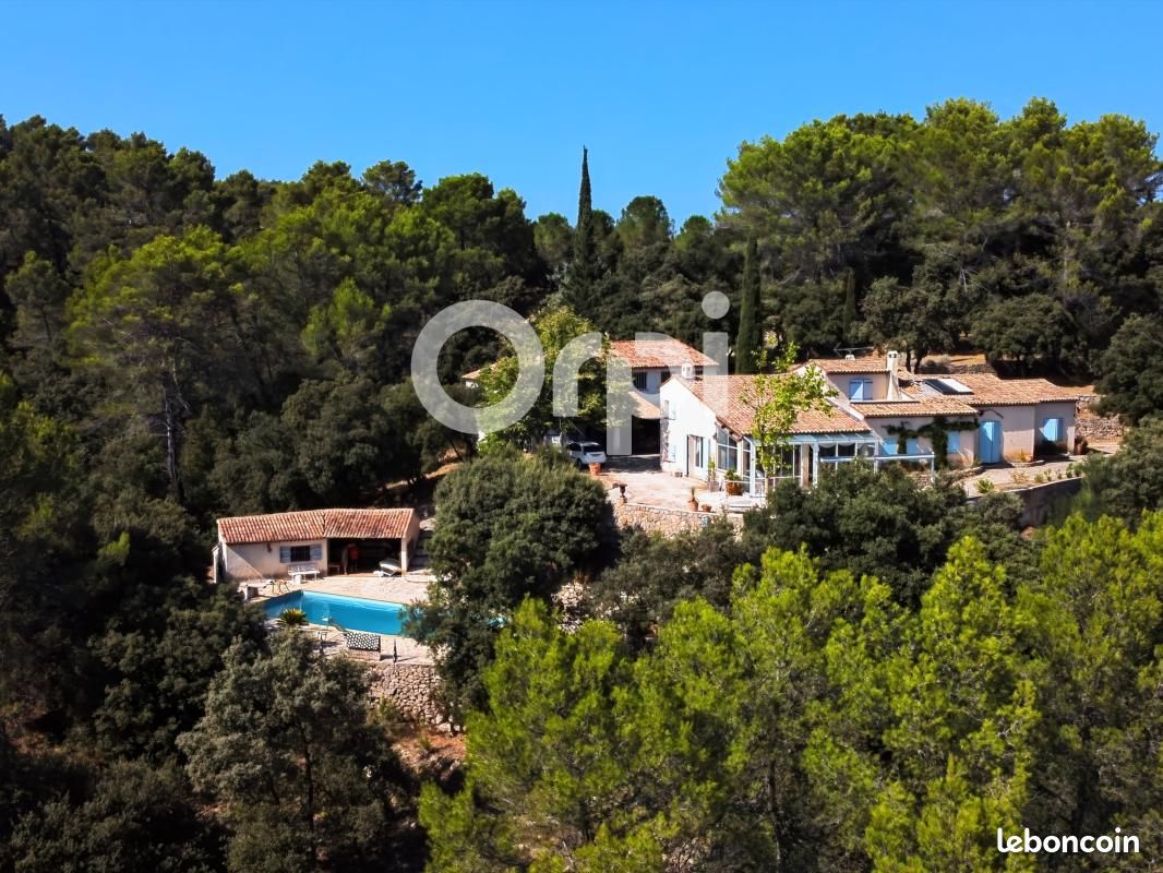 Maison 6 pièces 460 m² · à Pignans · 460 m² · 849 000 €