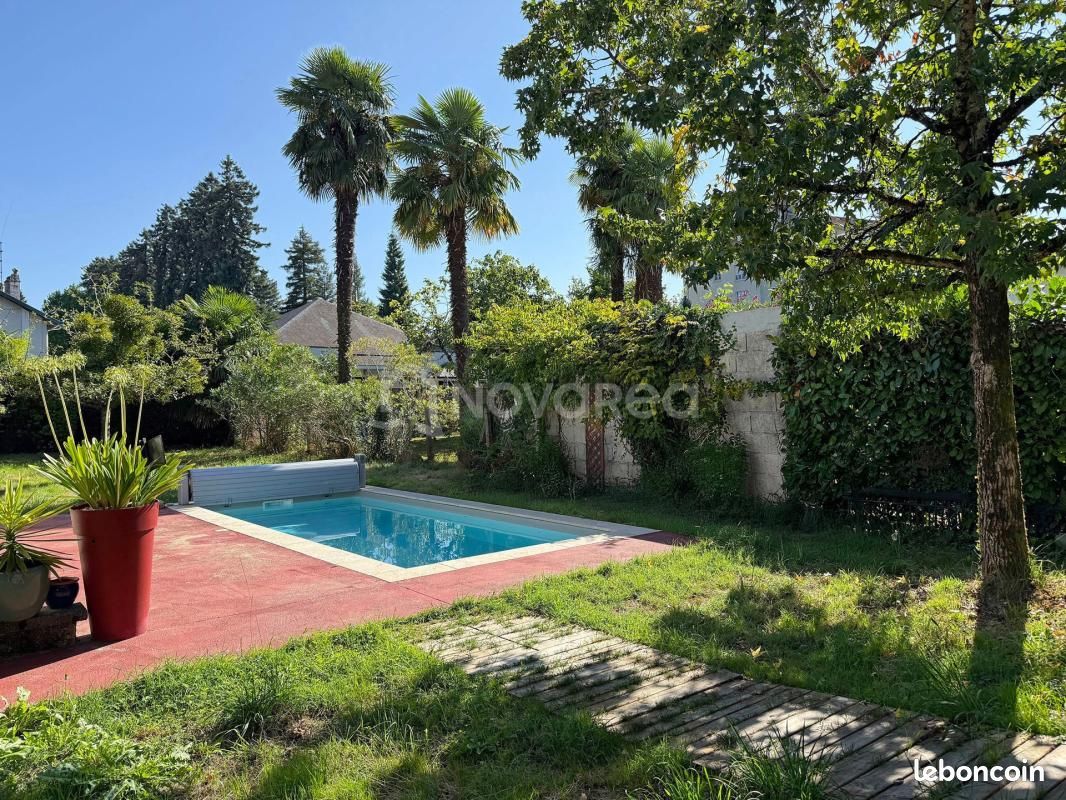 Maison 7 pièces 145 m² · à Pau · 145 m² · 2 500 €/mois