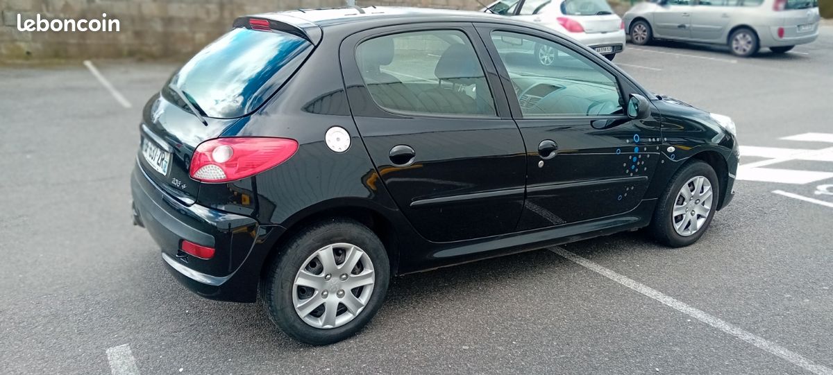 PEUGEOT 206+ 1.4 BlueLion 70 cv 5 PORTES (image 3)