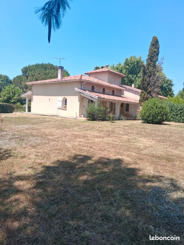 Maison 6 pièces 171 m² · à Labastide-Saint-Pierre · 171 m² · 370 000 €