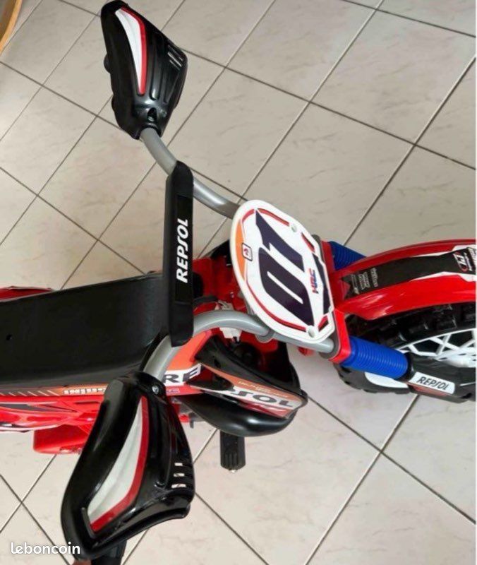 Moto cross électrique avec roulettes Honda 6V (image 4)