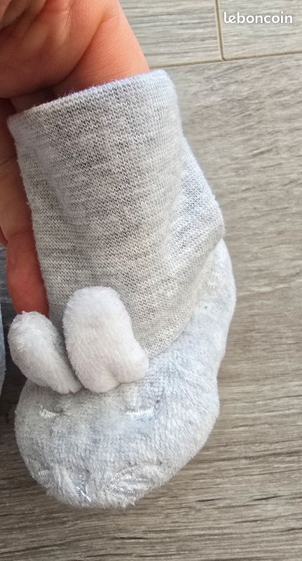 Chaussons naissance lapins gris (image 4)