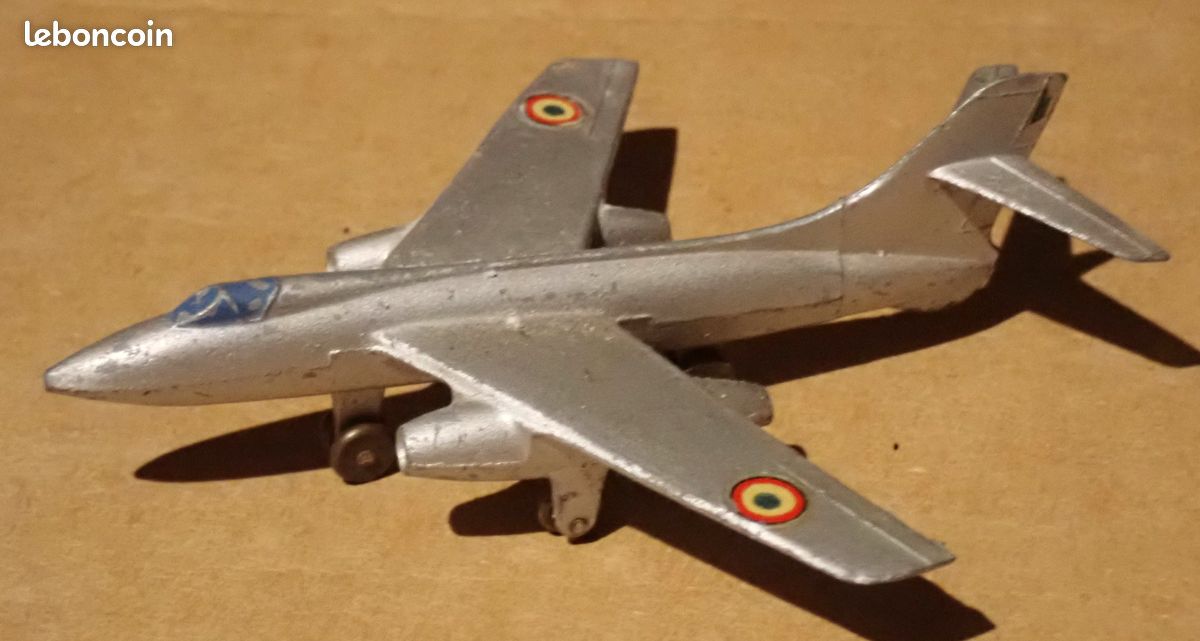 Lot De 2 Avions Anciens : Vautour 60B Dinky Toys (France) + Concorde Supersonique
