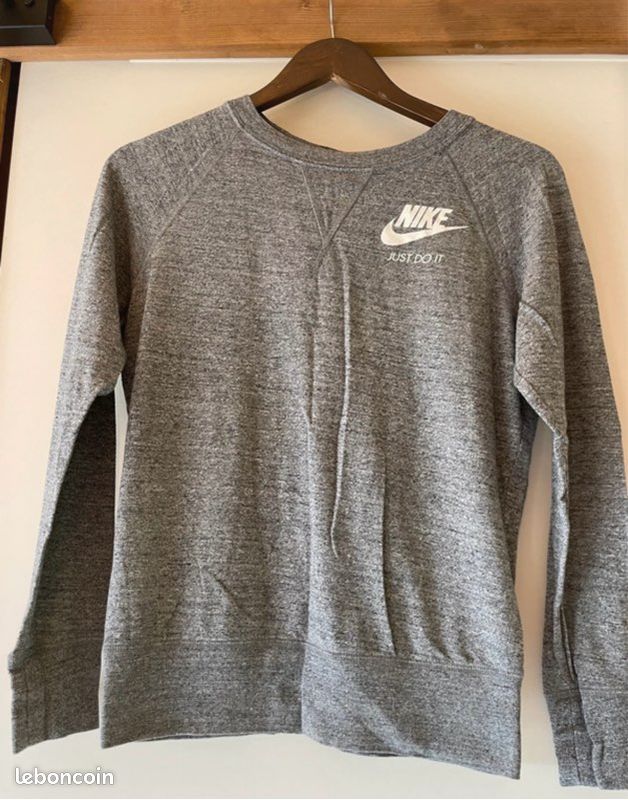 Pull Nike femme Vêtements