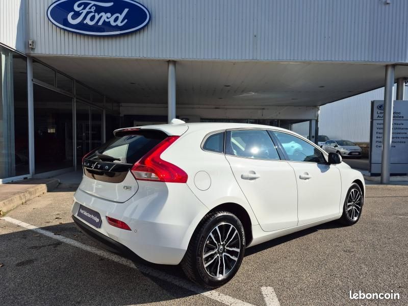 Volvo V40 D2 120ch Momentum Business Geartronic (image 7)