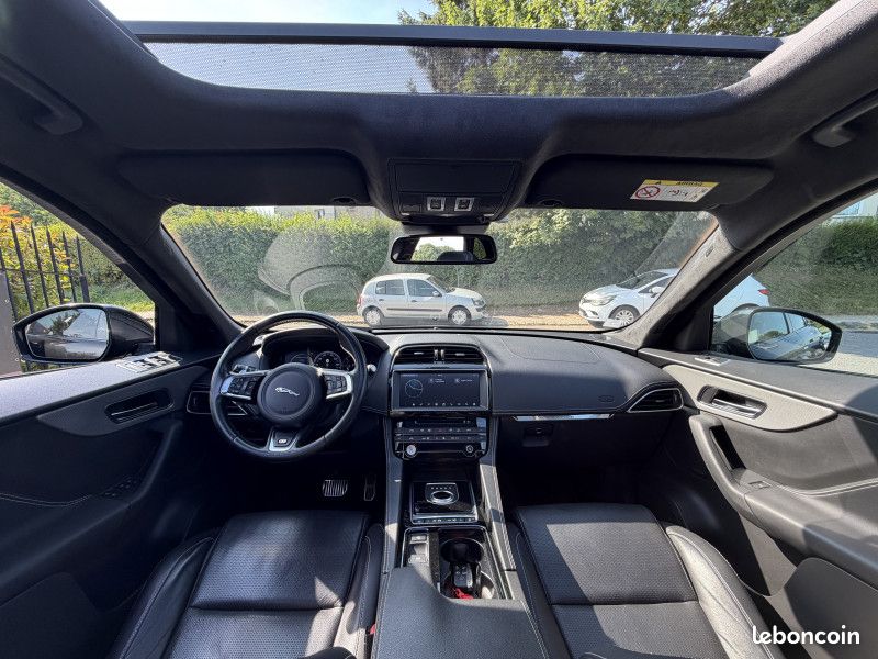 Jaguar F-PACE V6 3.0D 300CH S 4X4 BVA8 (image 21)