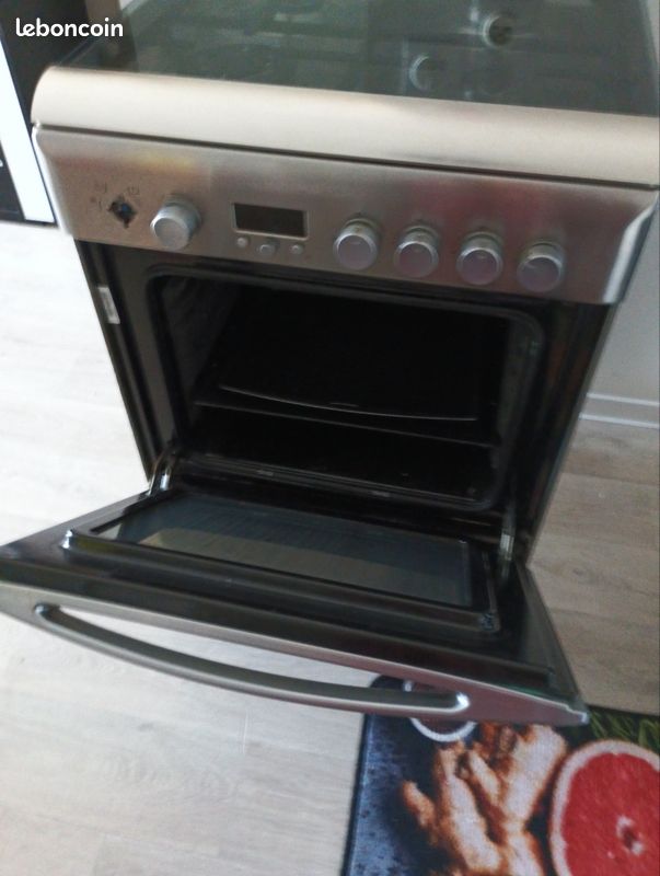 A vendre gazinière for électrique desus4feut gaz (image 2)