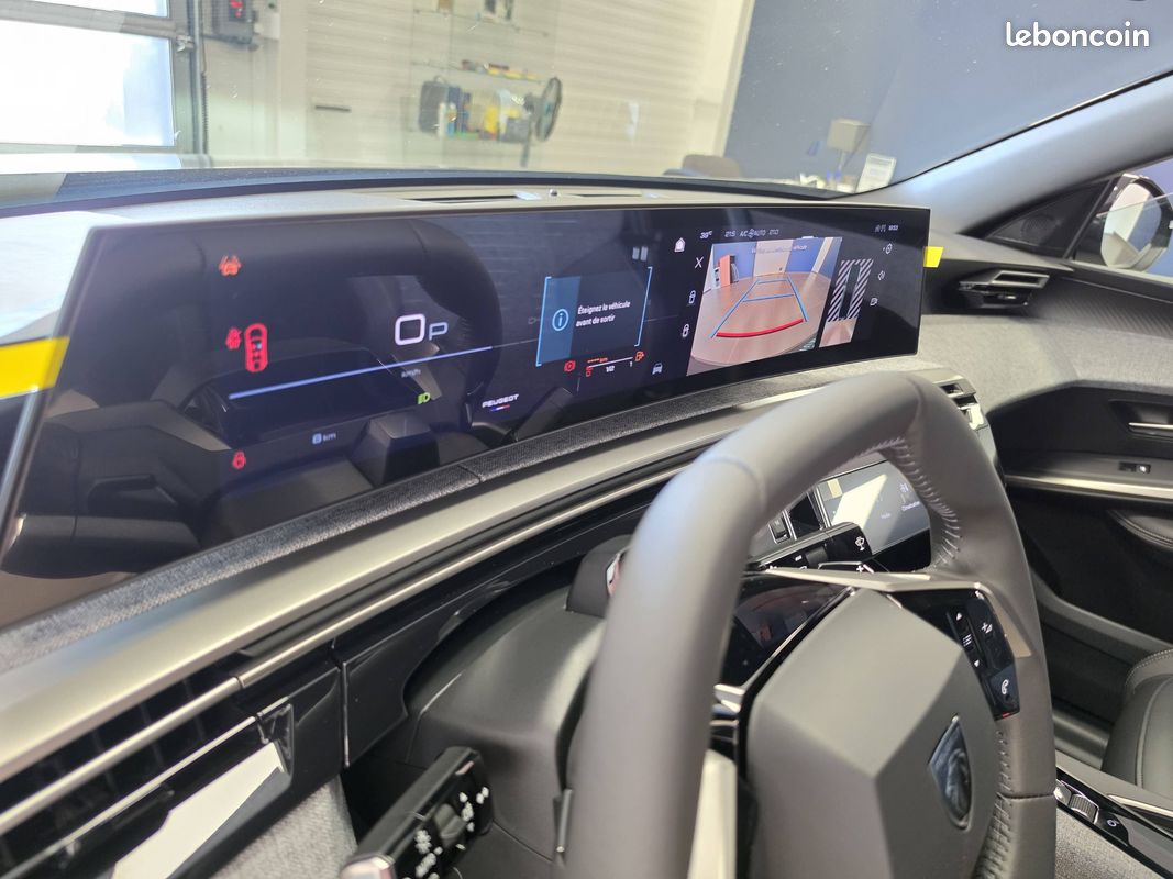 PEUGEOT 3008 Hybrid 145 e-DCS6 Allure (image 19)
