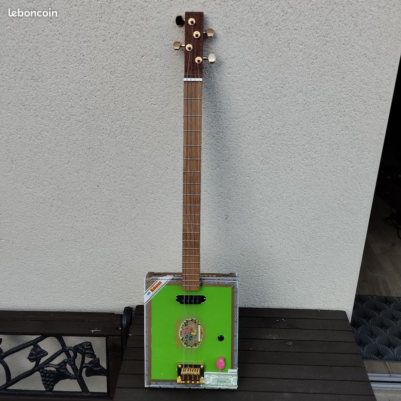 Cigar Box Guitar CBG frettée 4 cordes RAMON (image 2)