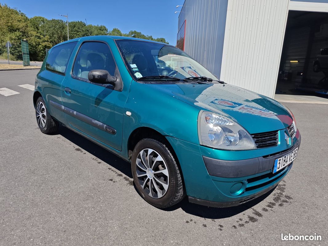 RENAULT Clio 150000KM ESSENCE 3 Portes Phase 2 1.2 i 16V 75CV (image 4)