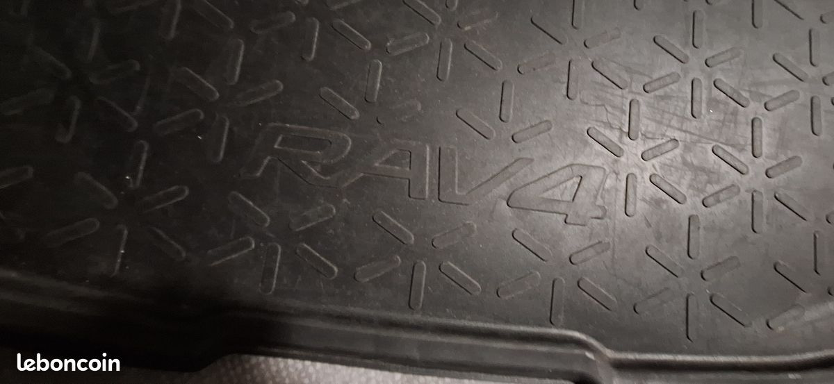 Tapis de coffre RAV4 étanche (image 2)