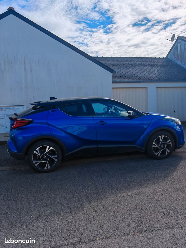 Je vends une Toyota Chr. 2022 (image 1)