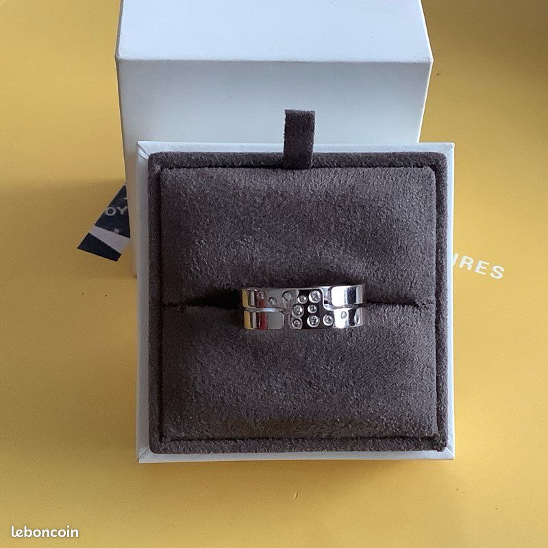 Bague Dinh Van Seventies Or Blanc 18K Diamants 0.75 Ct - T50 - Réf 223106 / 7550