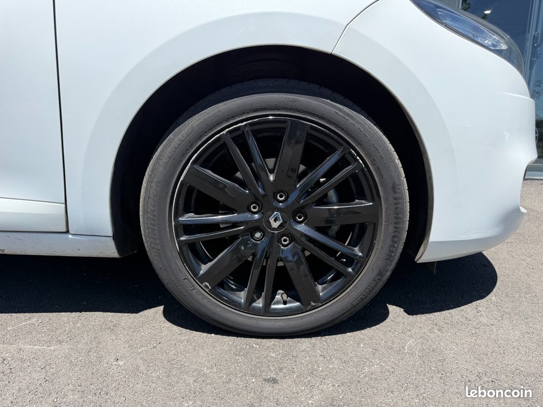 Renault Mégane COUPE 1.6 DCI 130 ENERGY INTENS Monaco GP (image 29)