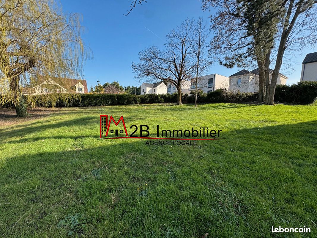 Terrain 712 m² · à Saint-Thibault-des-Vignes · 712 m² · 297 000 €